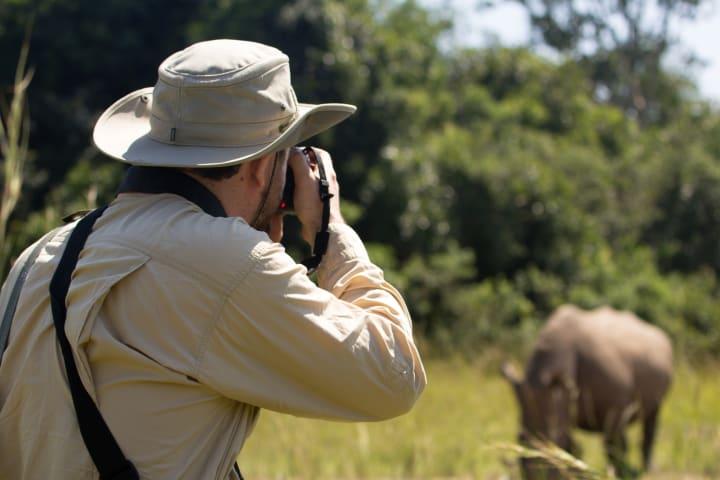 Halbtägiges Nashorn-Tracking thumbnail