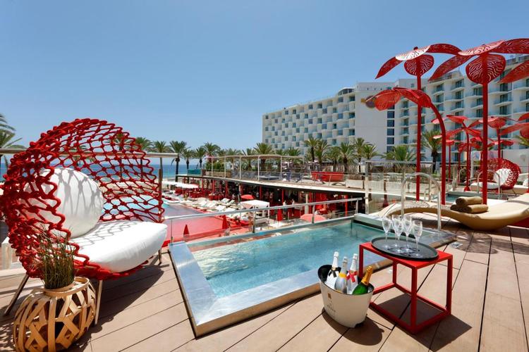 Upgrade: Ushuaia Ibiza Beach Hotel ***** thumbnail