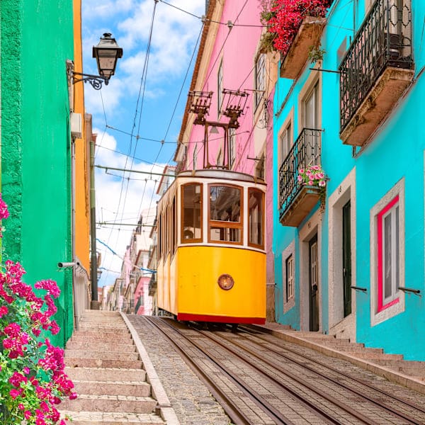 Kap Verde & Lissabon: Colorful City meets Salty Island